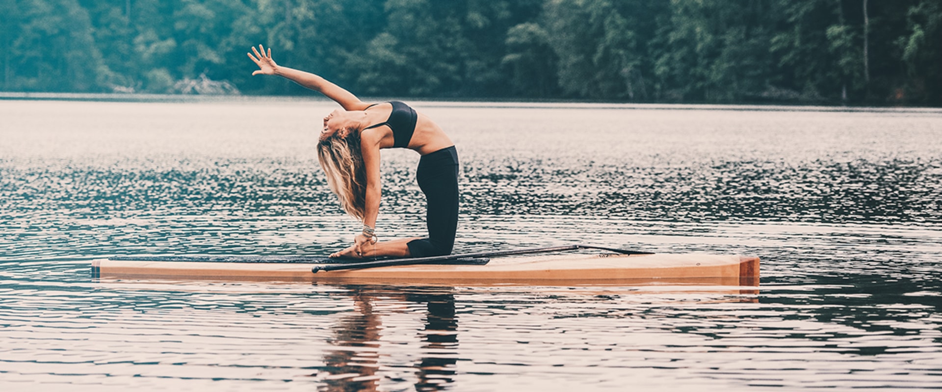 Ist Paddleboard Yoga schwer?